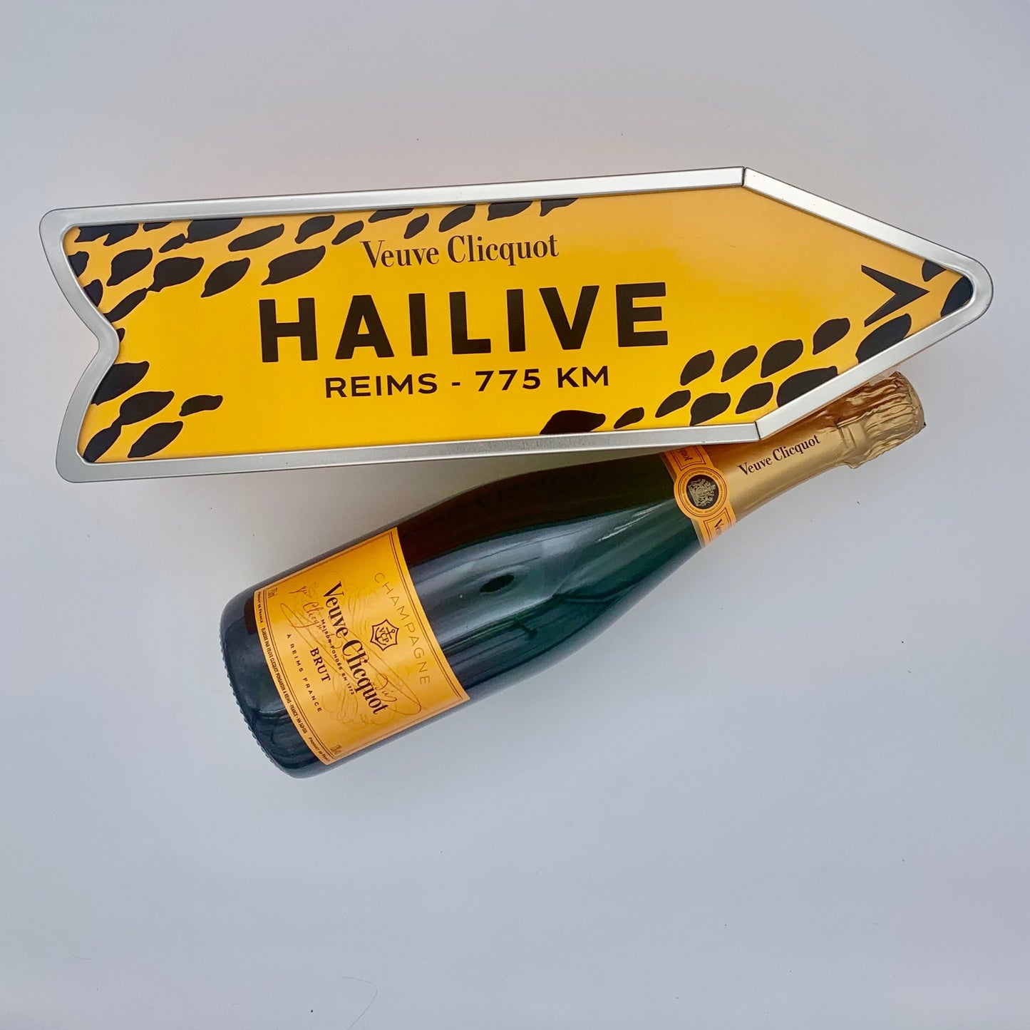 Veuve Clicquot Pfeil Geschenkbox - HaiLive 12%- 750 ml