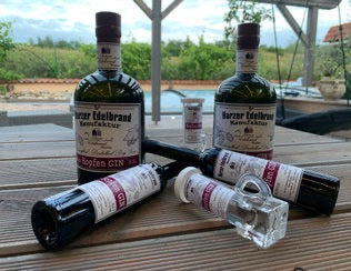Handgemachter Hopfen GIN aus der Harzer Edelbrand Manufaktur